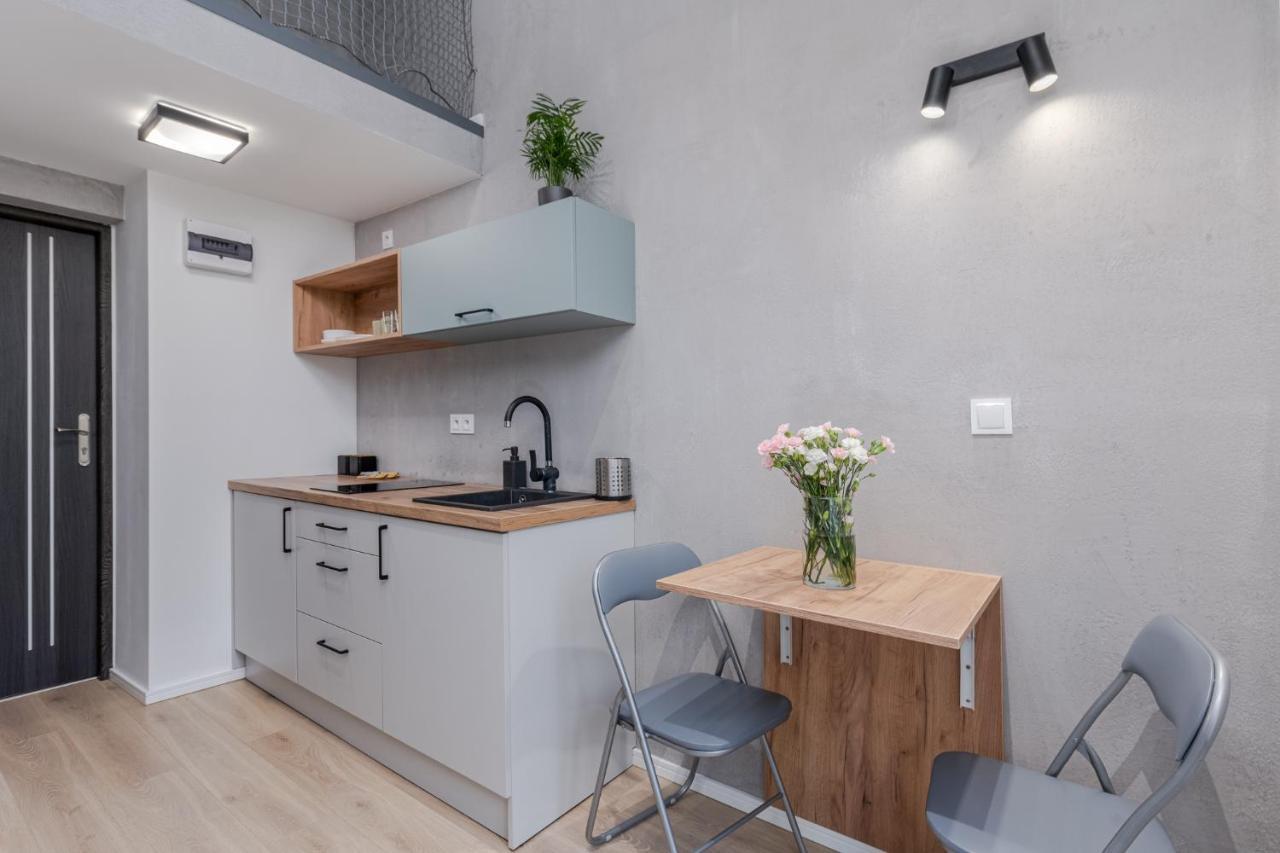 Parkside Fresh Apartments - Old Town Guesthouse - By Upstairs كراكوفيا المظهر الخارجي الصورة