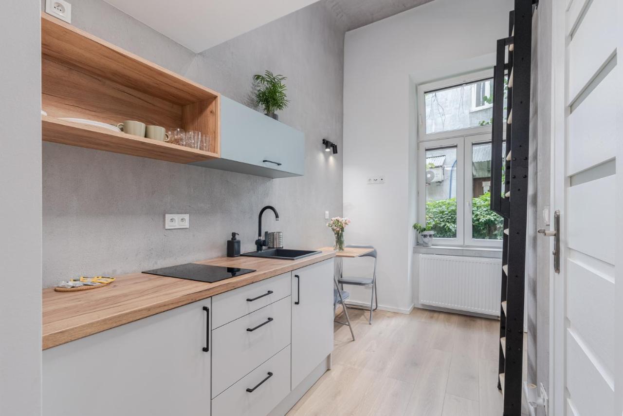 Parkside Fresh Apartments - Old Town Guesthouse - By Upstairs كراكوفيا المظهر الخارجي الصورة