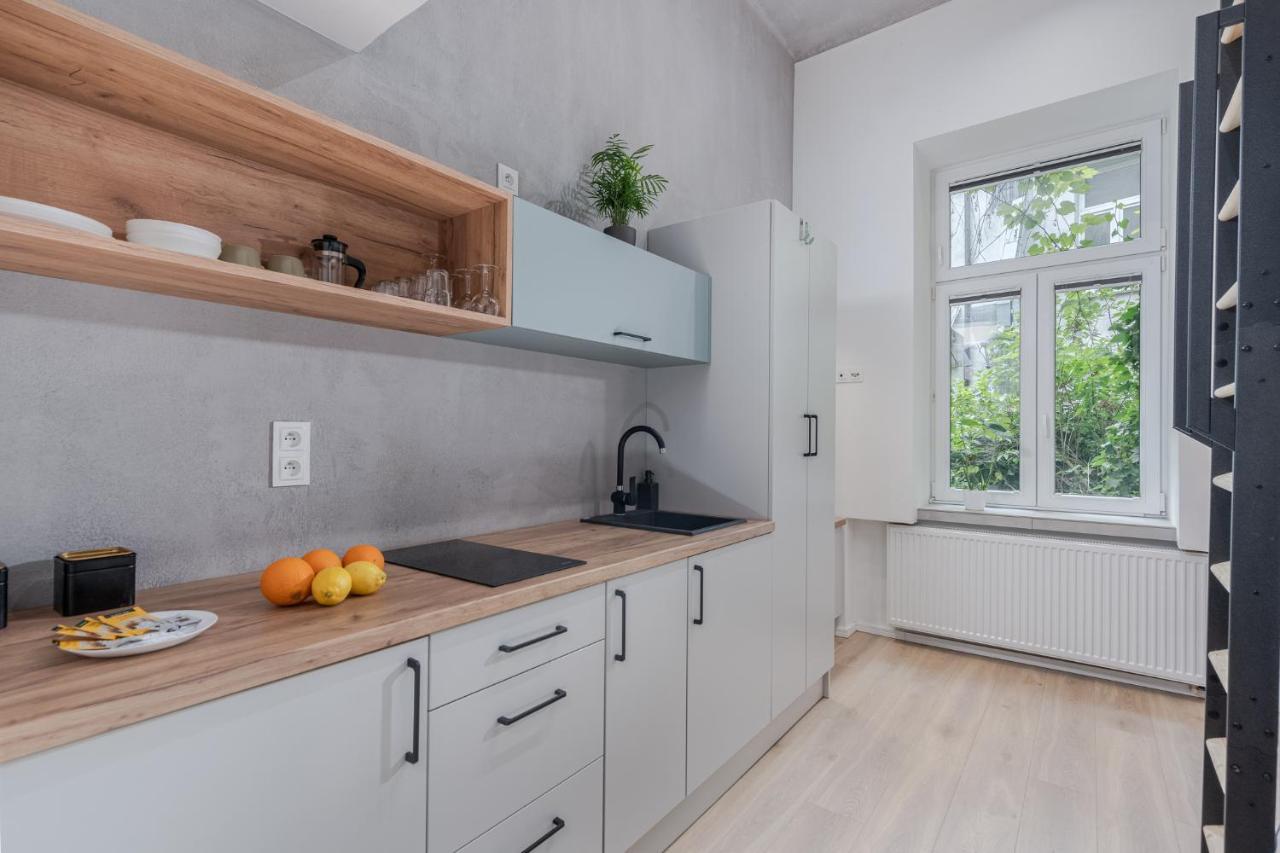 Parkside Fresh Apartments - Old Town Guesthouse - By Upstairs كراكوفيا المظهر الخارجي الصورة