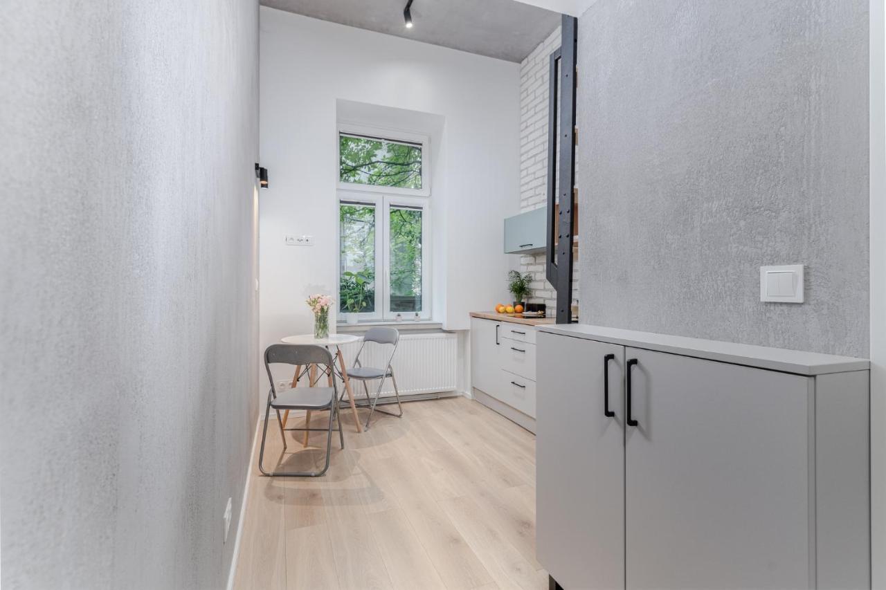 Parkside Fresh Apartments - Old Town Guesthouse - By Upstairs كراكوفيا المظهر الخارجي الصورة
